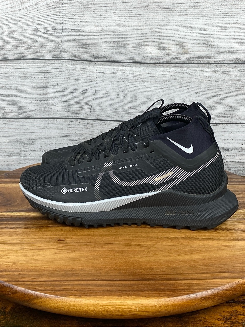 Nike React Pegasus Trail 4 Gore-Tex Black Grey Running Shoe DJ7929-001 Women 8.5